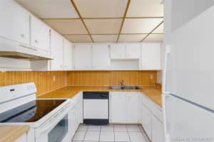 6970 NW 186th St, Hialeah, FL 33015, Sold 10/23/20