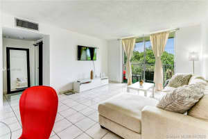 8511 NW 8th St, Miami, FL 33126, Sold 10/15/20