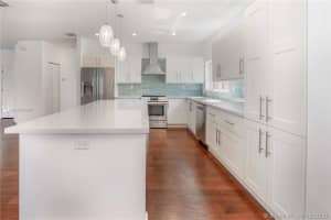 2924 NE 3rd Dr, Homestead, FL 33033, Sold 10/19/20