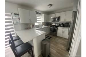 18862 NW 86th Ct, Hialeah, FL 33015, Sold 10/05/20