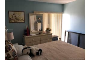 18865 NW 65th Ct, Hialeah, FL 33015, Sold 09/24/20