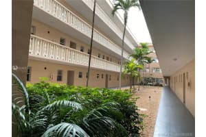 410 SE 2nd St, Hallandale Beach, FL 33009, Sold 10/30/20