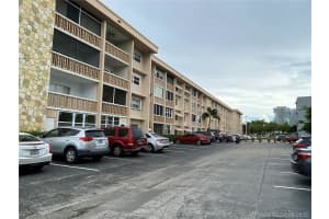 410 SE 2nd St, Hallandale Beach, FL 33009, Sold 10/30/20