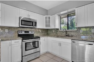 9238 SW 132nd St, Miami, FL 33176, Sold 11/06/20