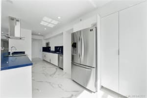 400 Kings Point Dr, Sunny Isles Beach, FL 33160, Sold 05/20/21
