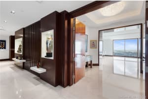 1425 Brickell Ave, Miami, FL 33131, Sold 03/15/21