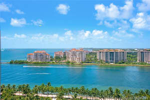 300 South Pointe Dr, Miami Beach, FL 33139, Sold 03/22/21