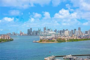 300 South Pointe Dr, Miami Beach, FL 33139, Sold 03/22/21