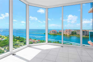 300 South Pointe Dr, Miami Beach, FL 33139, Sold 03/22/21