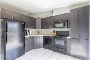 8265 NW 186th St, Hialeah, FL 33015, Sold 11/16/20