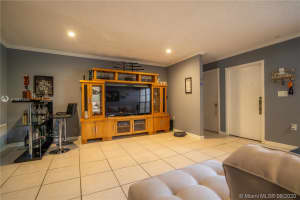 6530 Kendale Lakes Dr, Miami, FL 33183, Sold 10/26/20