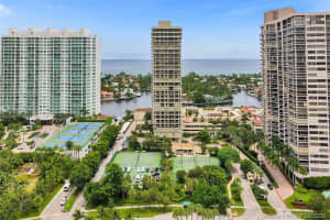 20191 E Country Club Dr, Miami, FL 33180, Sold 12/28/20