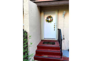 525 W Park Dr, Miami, FL 33172, Sold 11/03/20