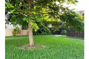 525 W Park Dr, Miami, FL 33172, Sold 11/03/20