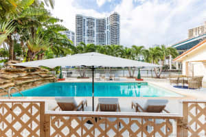 19140 N Bay Rd, Sunny Isles Beach, FL 33160, Sold 03/04/21