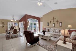 323 SW 187th Ave, Pembroke Pines, FL 33029, Sold 10/16/20