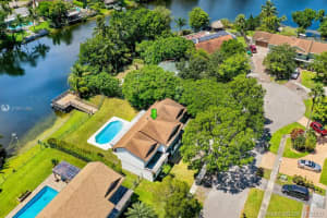 10158 SW 52nd St, Cooper City, FL 33328, Sold 03/19/21