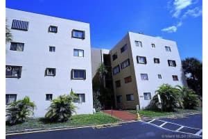 8615 NW 8th St, Miami, FL 33126, Sold 10/14/20