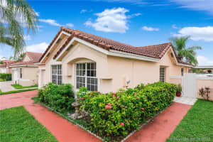 5441 NW 184th St, Miami Gardens, FL 33055, Sold 10/29/20
