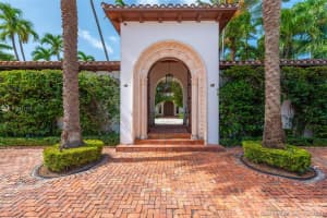 64 Lagorce Cir, Miami Beach, FL 33141, Sold 12/07/20