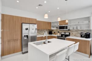 185 SE 1st Cir, Pompano Beach, FL 33060, Sold 04/26/21