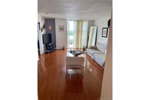 900 SW 8th St #500, Miami, FL 33130, Sold 11/18/20