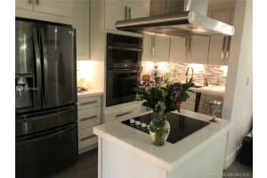 9345 SW 5th Ln, Miami, FL 33174, Sold 09/25/20
