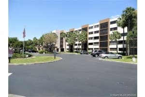 9735 NW 52nd St, Doral, FL 33178, Sold 01/26/21