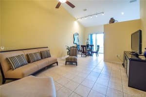 7420 S Aragon Blvd, Sunrise, FL 33313, Sold 10/05/20