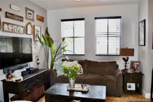 8956 W Flagler St, Miami, FL 33174, Sold 10/26/20
