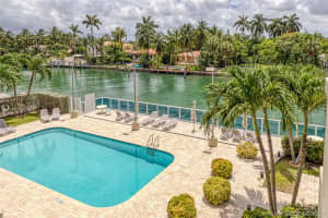 9800 W Bay Harbor Dr, Bay Harbor Islands, FL 33154, Sold 11/20/20