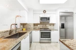 5757 Collins Ave # 305, Miami Beach, FL 33140, Sold 12/15/20