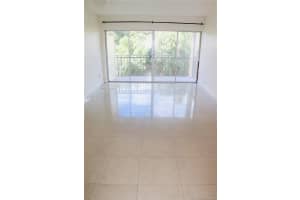 8887 Fontainebleau Blvd, Miami, FL 33172, Sold 01/08/21