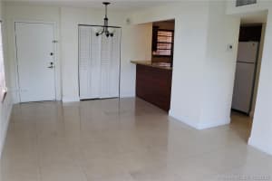 8887 Fontainebleau Blvd, Miami, FL 33172, Sold 01/08/21