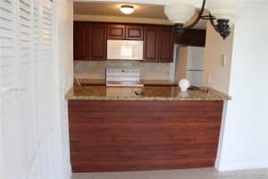 8887 Fontainebleau Blvd, Miami, FL 33172, Sold 01/08/21