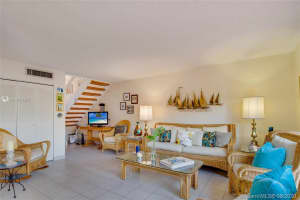 9911 NW 9th St Cir, Miami, FL 33172, Sold 11/16/20