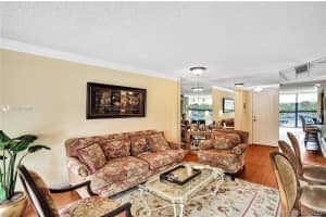 400 Leslie Dr, Hallandale Beach, FL 33009, Sold 11/09/20