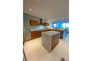 2950 NE 188th St, Miami, FL 33180, Sold 12/18/20