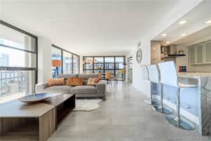 400 Leslie Dr, Hallandale Beach, FL 33009, Sold 03/12/21