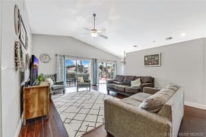 19324 SW 4th St, Pembroke Pines, FL 33029, Sold 09/25/20