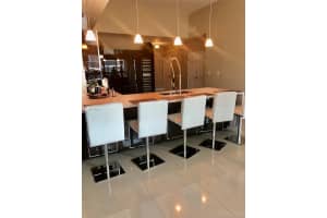 1800 N Bayshore Dr, Miami, FL 33132, Sold 04/22/21