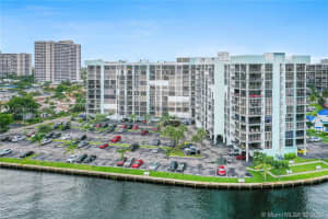 200 Leslie Dr, Hallandale Beach, FL 33009, Sold 11/02/20