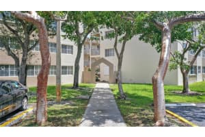 6175 NW 186th St, Hialeah, FL 33015, Sold 01/28/21