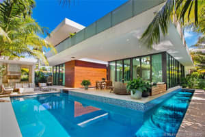 2300 Sunset Dr, Miami Beach, FL 33140, Sold 11/18/20