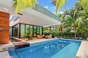 2300 Sunset Dr, Miami Beach, FL 33140, Sold 11/18/20