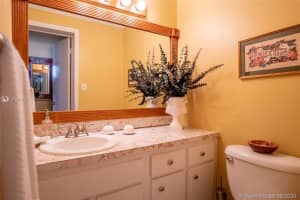 6526 Kendale Lakes Dr, Miami, FL 33183, Sold 10/26/20