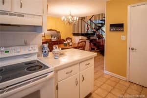 6526 Kendale Lakes Dr, Miami, FL 33183, Sold 10/26/20