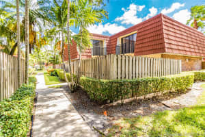 9923 NW 6th Ct, Plantation, FL 33324, Sold 09/30/20