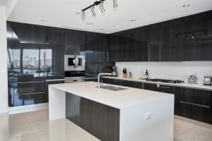 3250 NE 188th St, Aventura, FL 33180, Sold 05/18/21