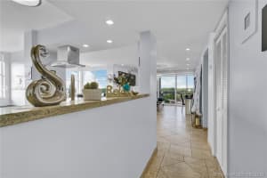 16850 S Glades Dr #6a, North Miami Beach, FL 33162, Sold 12/02/20